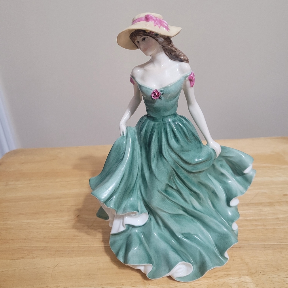 Royal Doulton BEST WISHES HN3971 Figurine
